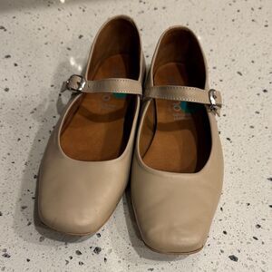 Yokono Women’s Nude Beige Leather Mary Jane Flats Ballerina Square Toe Size 39